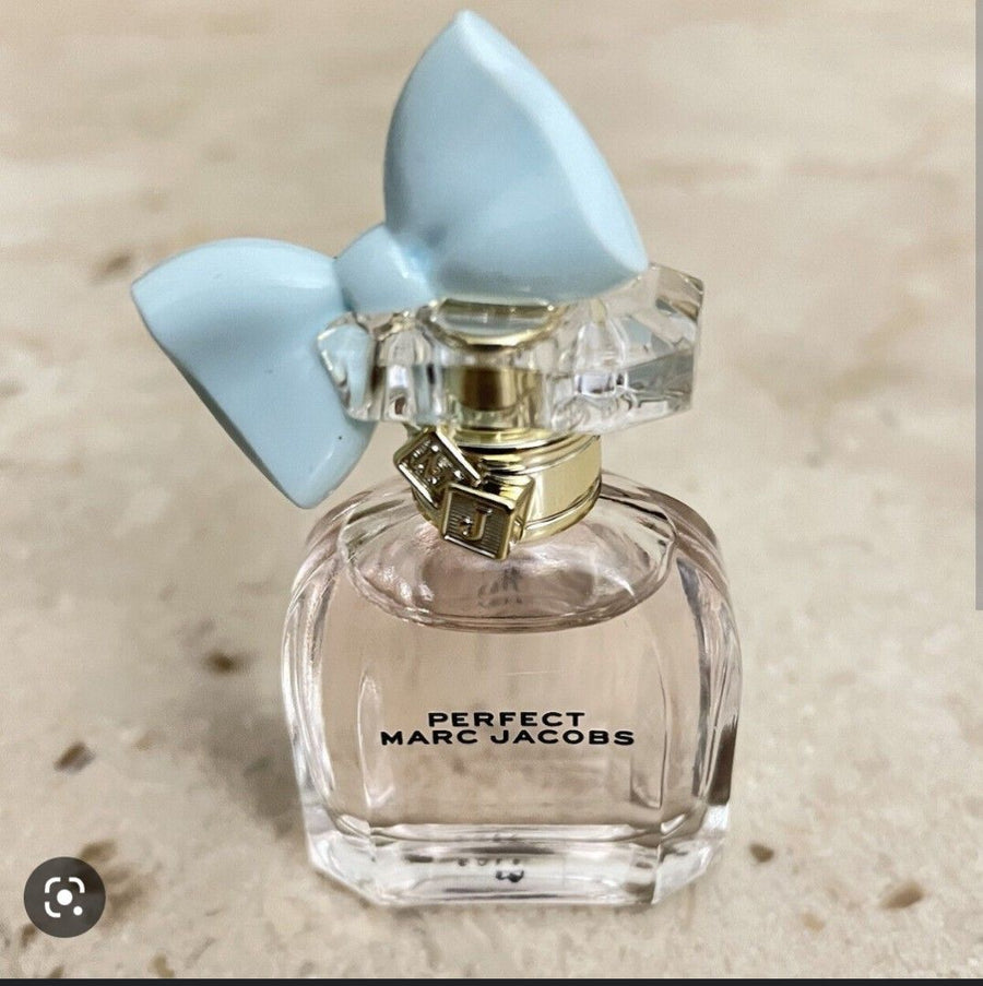Marc Jacobs Miniature Gift Set 5ml Perfect EDP + 4ml Daisy Wild EDP + 4ml Daisy Eau So Fresh EDT + 4ml Daisy EDT