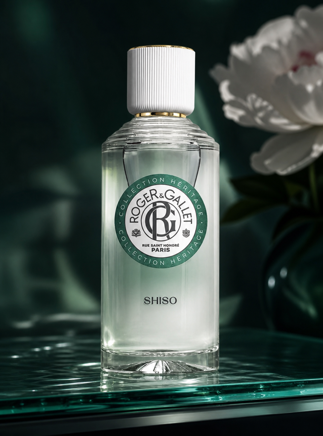 Roger & Gallet Shiso Wellbeing Scented Water 100ml in an emerald evening setting